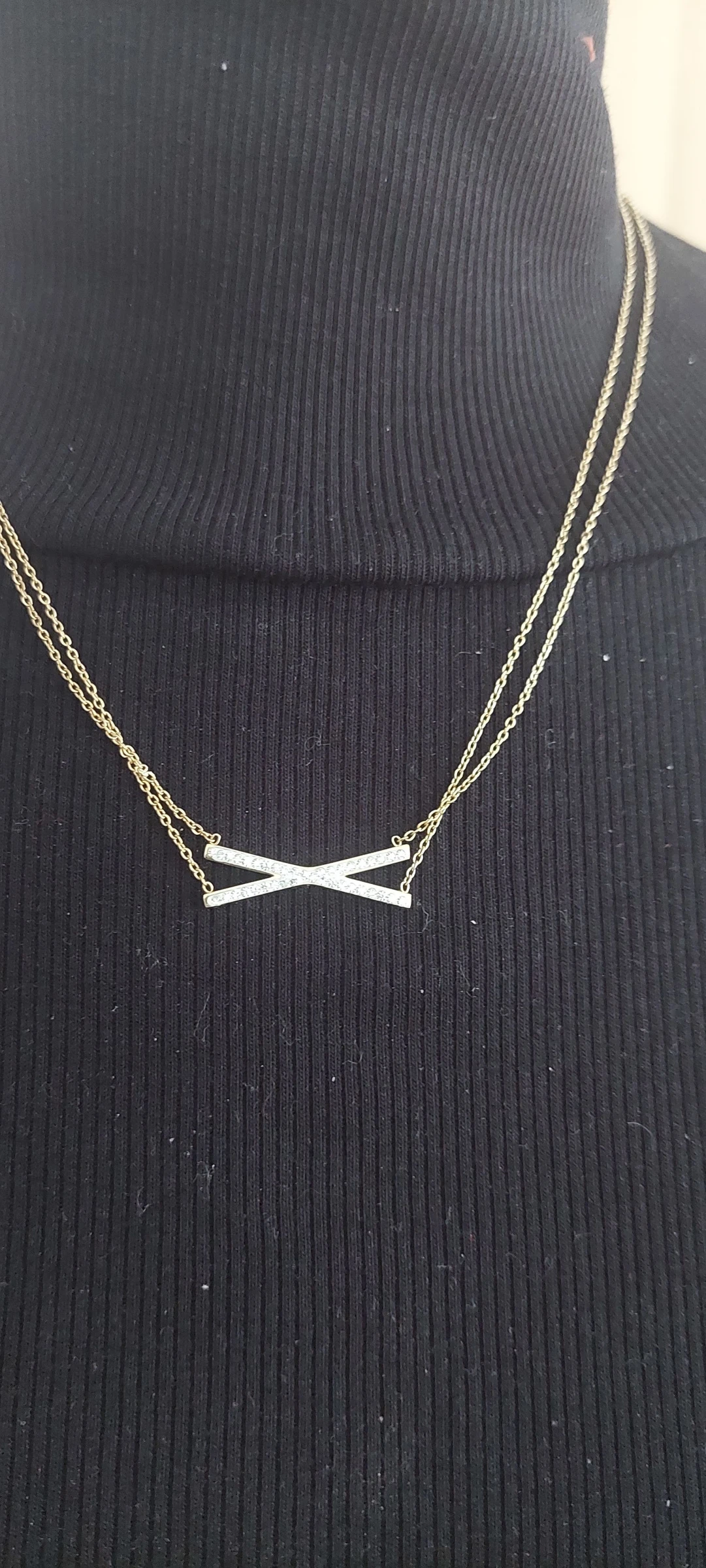 Collar de doble hilera dorado con colgante cruzado de strass ✨ – photo 2